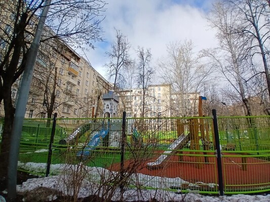 Продам трехкомнатную (3-комн.) квартиру, Ленинский пр-кт, 68/10, Москва г