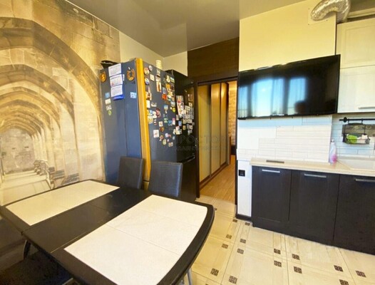 Продам трехкомнатную (3-комн.) квартиру, Кантемировская ул, 16к1А, Москва г