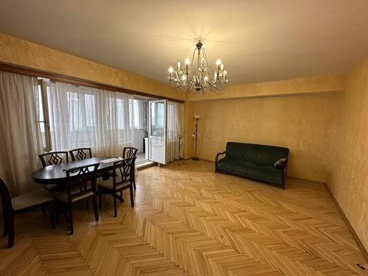 Продам трехкомнатную (3-комн.) квартиру, Матвеевская ул, 18к1, Москва г