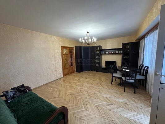 Продам трехкомнатную (3-комн.) квартиру, Матвеевская ул, 18к1, Москва г