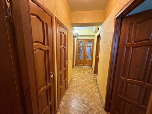 Продам трехкомнатную (3-комн.) квартиру, Матвеевская ул, 18к1, Москва г