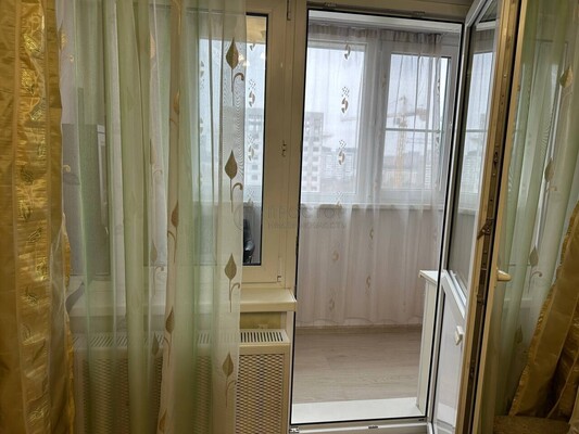 Продам трехкомнатную (3-комн.) квартиру, Матвеевская ул, 18к1, Москва г