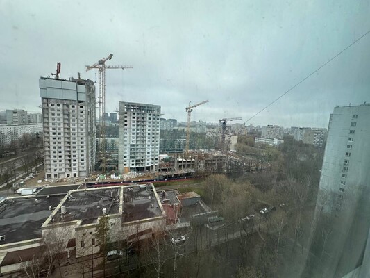 Продам трехкомнатную (3-комн.) квартиру, Матвеевская ул, 18к1, Москва г