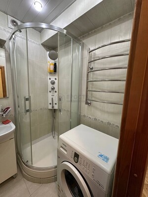 Продам трехкомнатную (3-комн.) квартиру, Матвеевская ул, 18к1, Москва г