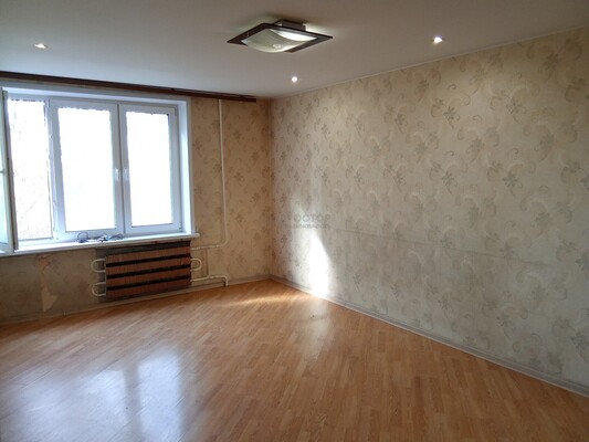 Продам комнату в 2-комн. квартире, Саратовская ул, 3к2, Москва г