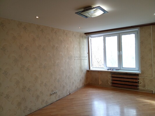 Продам комнату в 2-комн. квартире, Саратовская ул, 3к2, Москва г