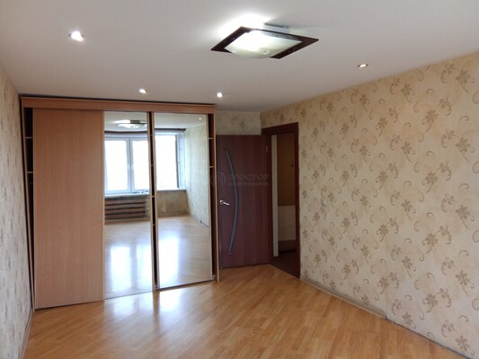 Продам комнату в 2-комн. квартире, Саратовская ул, 3к2, Москва г