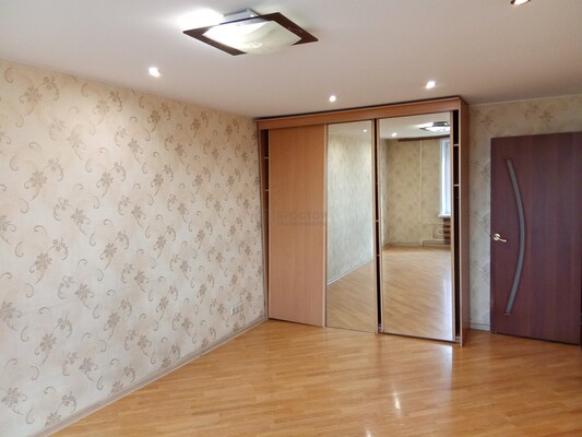 Продам комнату в 2-комн. квартире, Саратовская ул, 3к2, Москва г