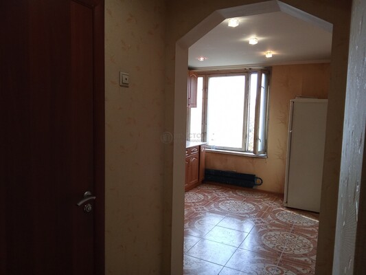 Продам комнату в 2-комн. квартире, Саратовская ул, 3к2, Москва г