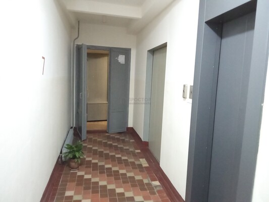 Продам комнату в 2-комн. квартире, Саратовская ул, 3к2, Москва г