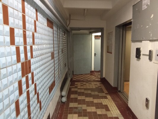 Продам комнату в 2-комн. квартире, Саратовская ул, 3к2, Москва г