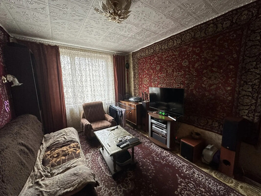 Продам двухкомнатную (2-комн.) квартиру, Чертановская ул, 33к1, Москва г