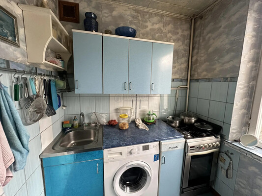 Продам двухкомнатную (2-комн.) квартиру, Чертановская ул, 33к1, Москва г