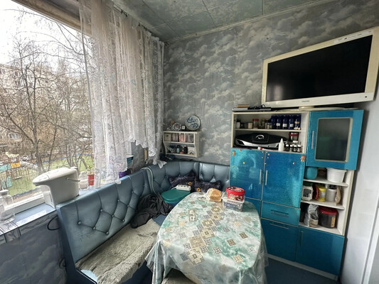 Продам двухкомнатную (2-комн.) квартиру, Чертановская ул, 33к1, Москва г