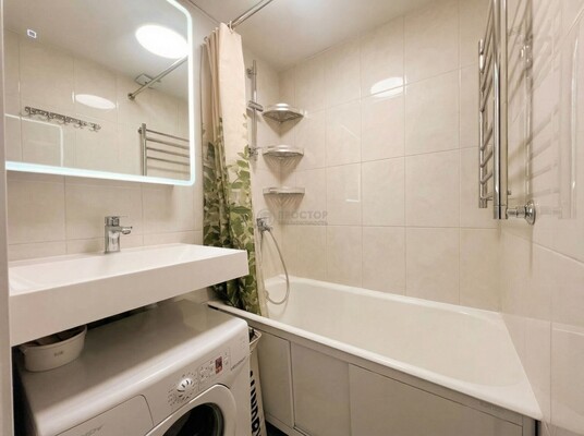 Продам трехкомнатную (3-комн.) квартиру, Жебрунова ул, 1, Москва г