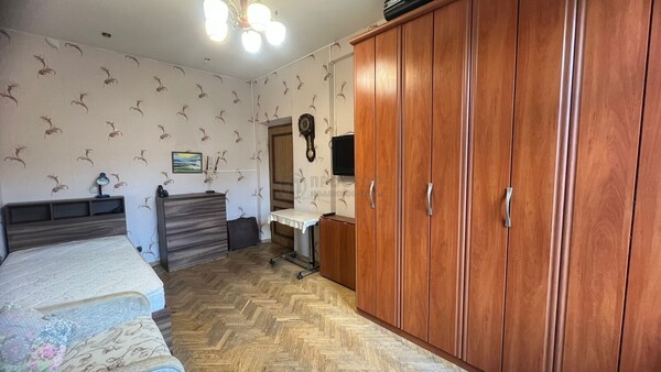 Продам трехкомнатную (3-комн.) квартиру, Заводская ул, 11, Видное г