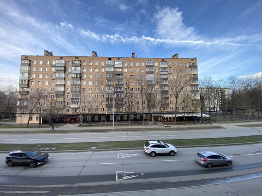 Продам 2-комн. в 3-комн. квартире, 1-я Владимирская ул, 8, Москва г