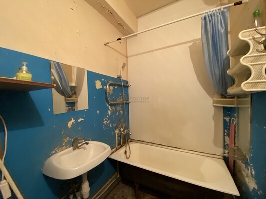 Продам 2-комн. в 3-комн. квартире, 1-я Владимирская ул, 8, Москва г