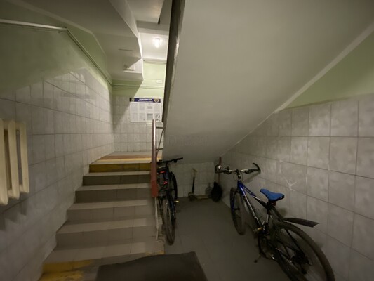 Продам 2-комн. в 3-комн. квартире, 1-я Владимирская ул, 8, Москва г