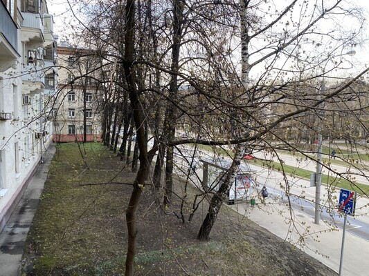 Продам 2-комн. в 3-комн. квартире, 1-я Владимирская ул, 8, Москва г