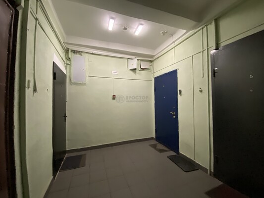 Продам 2-комн. в 3-комн. квартире, 1-я Владимирская ул, 8, Москва г