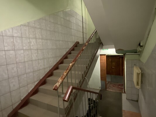 Продам 2-комн. в 3-комн. квартире, 1-я Владимирская ул, 8, Москва г