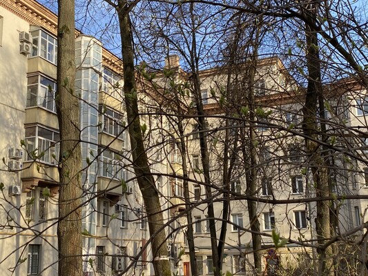 Продам 2-комн. в 3-комн. квартире, 1-я Владимирская ул, 8, Москва г