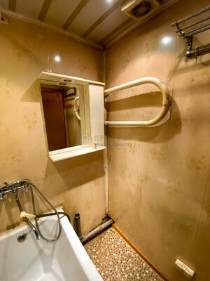 Продам трехкомнатную (3-комн.) квартиру, Хабаровская ул, 19к1, Москва г