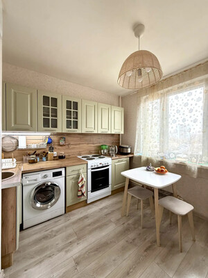 Продам однокомнатную (1-комн.) квартиру, Маршала Захарова ул, 8к3, Москва г