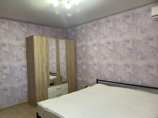 Продам двухкомнатную (2-комн.) квартиру, Красногорский б-р, 20, Красногорск г