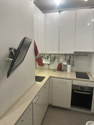 Продам однокомнатную (1-комн.) квартиру, Осенний б-р, 16к2, Москва г