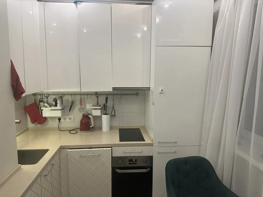 Продам однокомнатную (1-комн.) квартиру, Осенний б-р, 16к2, Москва г