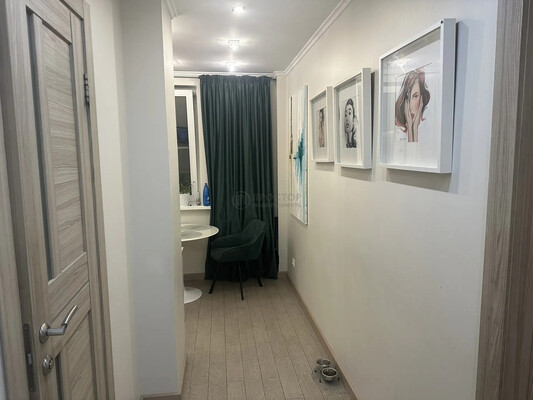 Продам однокомнатную (1-комн.) квартиру, Осенний б-р, 16к2, Москва г