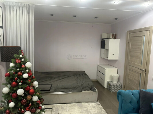 Продам однокомнатную (1-комн.) квартиру, Осенний б-р, 16к2, Москва г