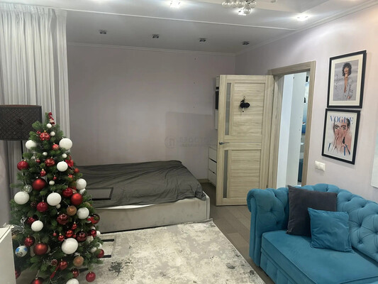 Продам однокомнатную (1-комн.) квартиру, Осенний б-р, 16к2, Москва г