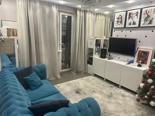 Продам однокомнатную (1-комн.) квартиру, Осенний б-р, 16к2, Москва г