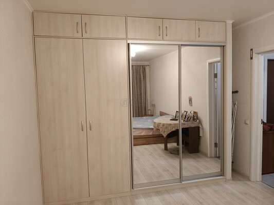 Продам двухкомнатную (2-комн.) квартиру, Кленовый б-р, 4, Москва г