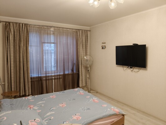 Продам двухкомнатную (2-комн.) квартиру, Кленовый б-р, 4, Москва г