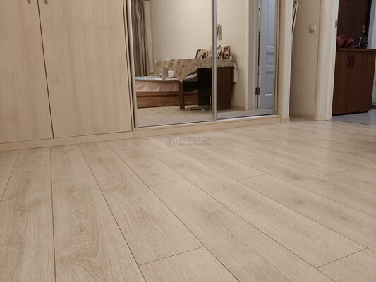 Продам двухкомнатную (2-комн.) квартиру, Кленовый б-р, 4, Москва г