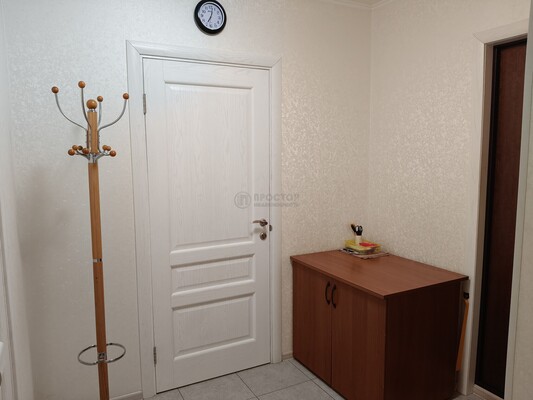 Продам двухкомнатную (2-комн.) квартиру, Кленовый б-р, 4, Москва г