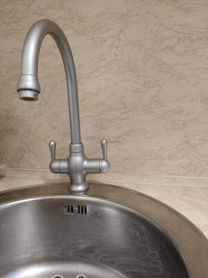 Продам двухкомнатную (2-комн.) квартиру, Кленовый б-р, 4, Москва г