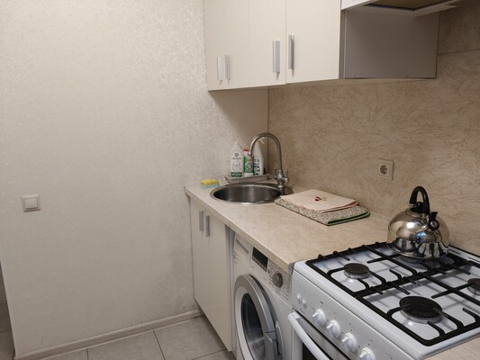 Продам двухкомнатную (2-комн.) квартиру, Кленовый б-р, 4, Москва г