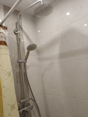 Продам двухкомнатную (2-комн.) квартиру, Кленовый б-р, 4, Москва г