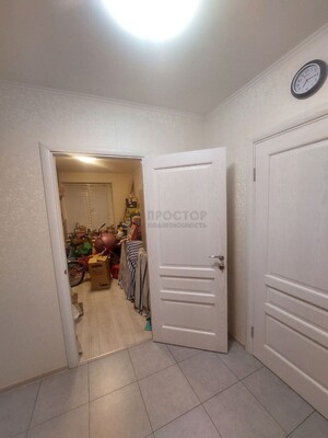 Продам двухкомнатную (2-комн.) квартиру, Кленовый б-р, 4, Москва г