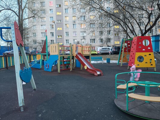 Продам двухкомнатную (2-комн.) квартиру, Кленовый б-р, 4, Москва г