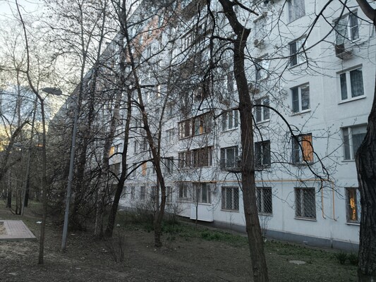 Продам двухкомнатную (2-комн.) квартиру, Кленовый б-р, 4, Москва г