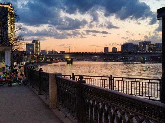 Продам двухкомнатную (2-комн.) квартиру, Кленовый б-р, 4, Москва г