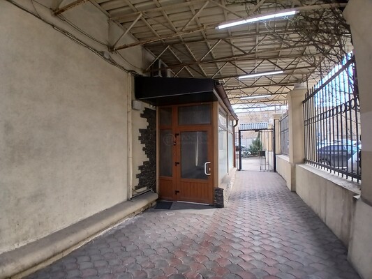 Продам коммерческое помещение 42,4 м2, Кутузовский пр-кт, 19, Москва г