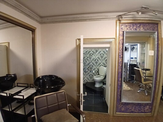 Продам коммерческое помещение 42,4 м2, Кутузовский пр-кт, 19, Москва г