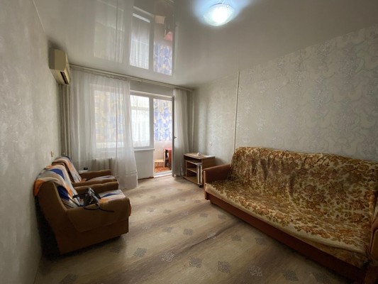 Продам однокомнатную (1-комн.) квартиру, Азовская ул, 14, Армавир г